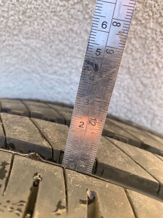 Anvelopă Michelin 195/75 R16C dot August 2024 cu jantă.