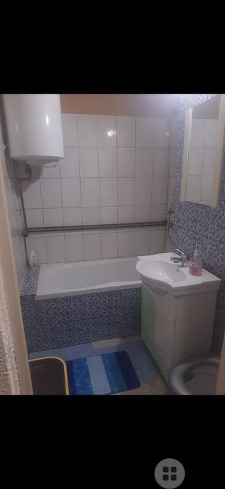 De închiriat / o camera