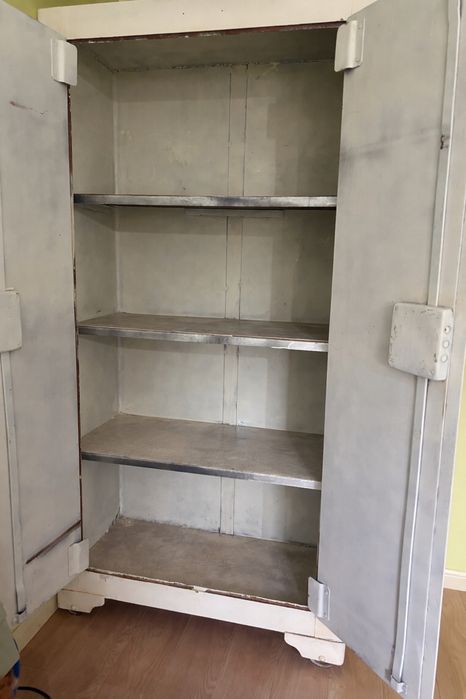 Сейф-шкаф тяжелый металлический