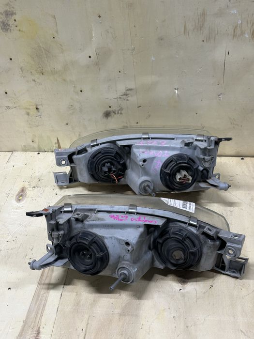 Фары передние Toyota Camry 10