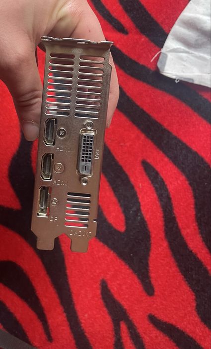 Gtx 1650 4GB gigabyte low profile