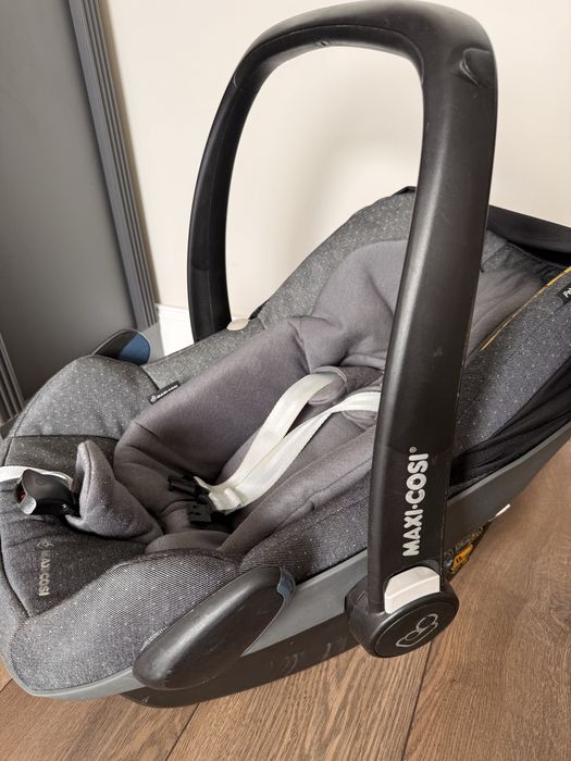 Бебеко столче/кошче за кола Maxi Cosi