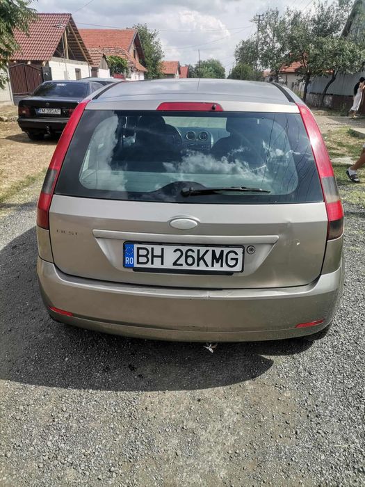 Vand sau schimb ford fiesta