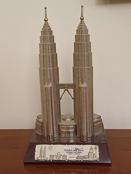 Продам статуэтки