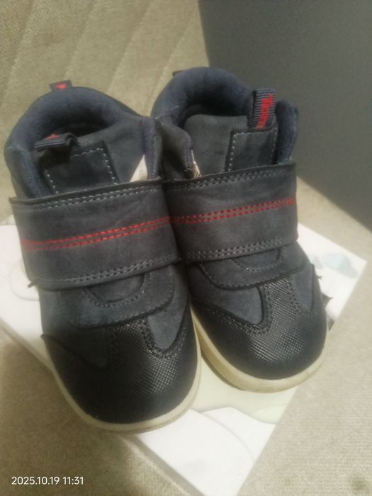 продам ботинки 5000тг