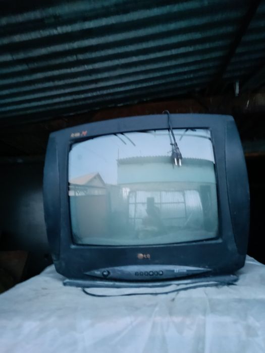 Продам телевизор