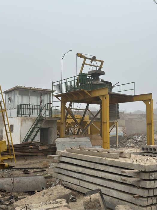 Бетон (Узел) завод сотилади.