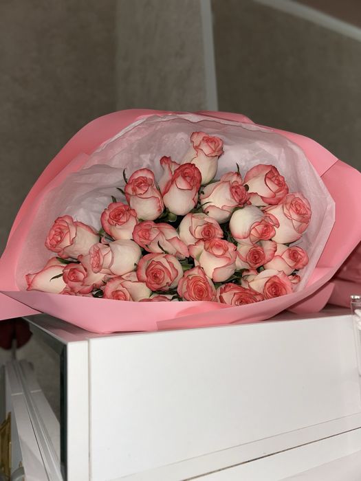 Цветы 25 роза солмаған