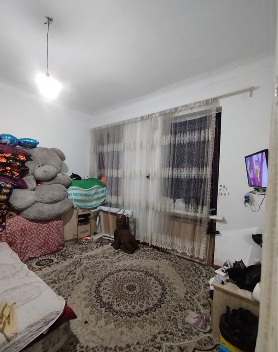 Продается 1 комнатная квартира в центре наваи вдоль дороги