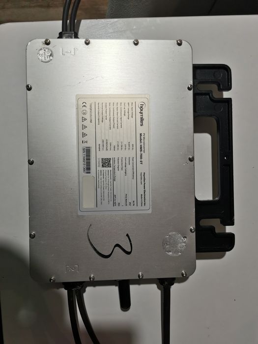 Microinvertor HOYMILES HMS 800, invertor 230 volți ongrid  de 800  wați