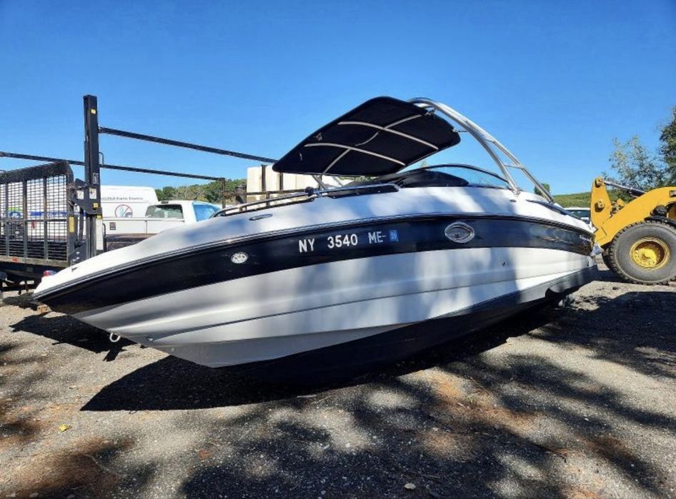 Катер Crowline 240LS