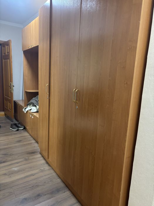 Продам комплект для прихожей