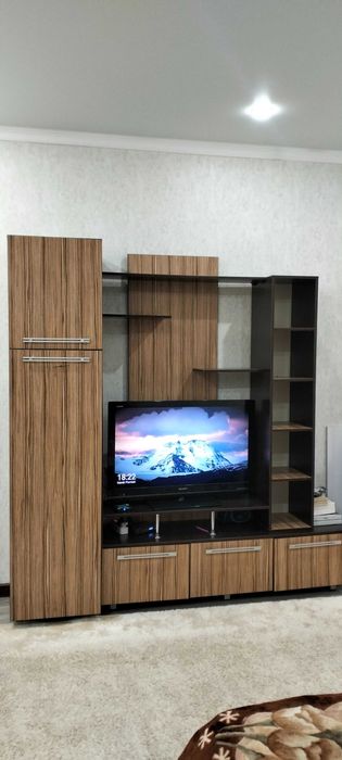 Шкаф горка для зала