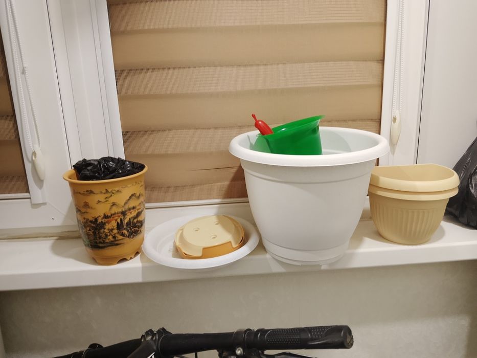 Продам горшок цветочный