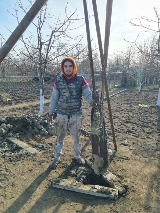 Sapaturi puturi adanciri fantani piloni denisipari prelungiri