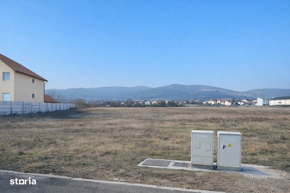 OKAZIE ! Teren Intravilan 4080 mp. D=31 m. PUZ aprobat P+3+1 Rh Asfalt