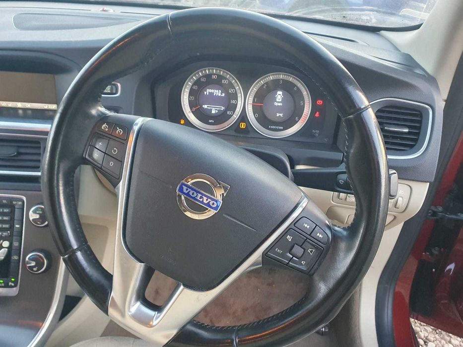 Dezmembrez Volvo S60 SE D3 2.0D 2011