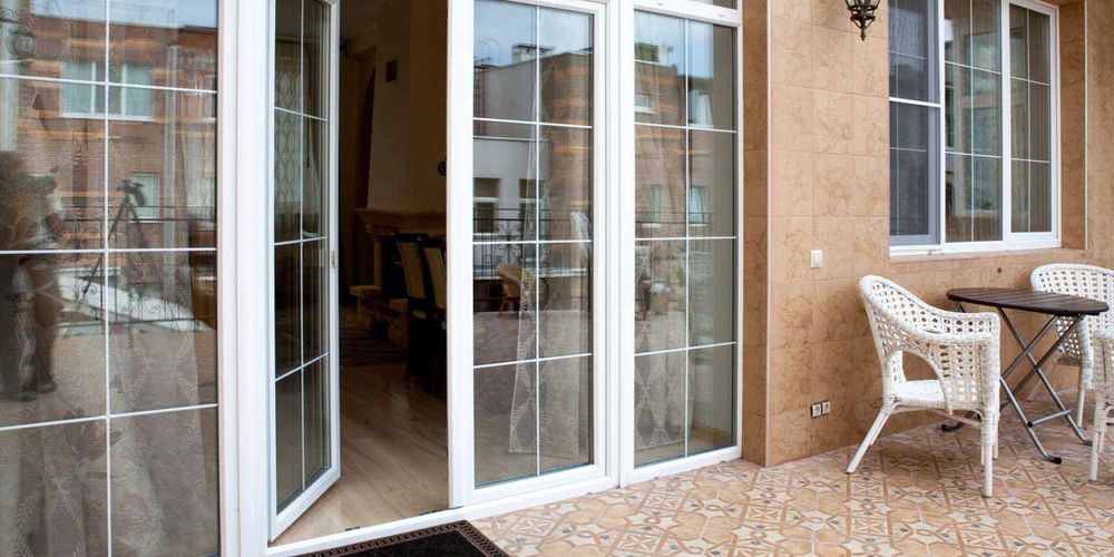 Plastik oyna eshik Akfa romlar Пластиковые окна и двери + Ремонт окон