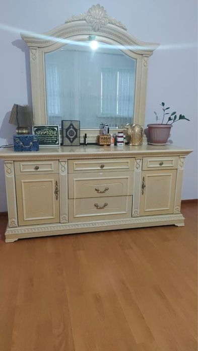 Продам спальный гарнитур