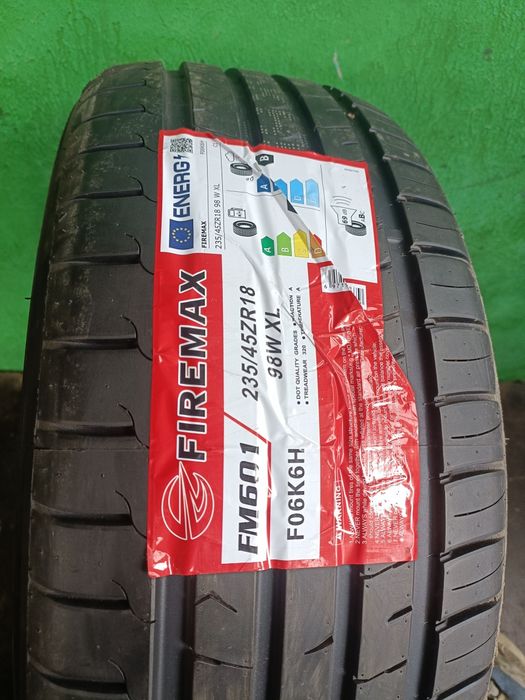 Шины  новые 235/45 ZR 18 Firemax