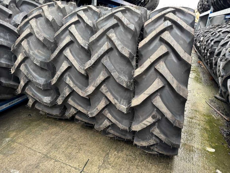 Cauciucuri noi 16.9-30 cu 16 pliuri de tractor spate marca PANTHER