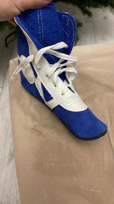 Продам Боксерки цены за две пары