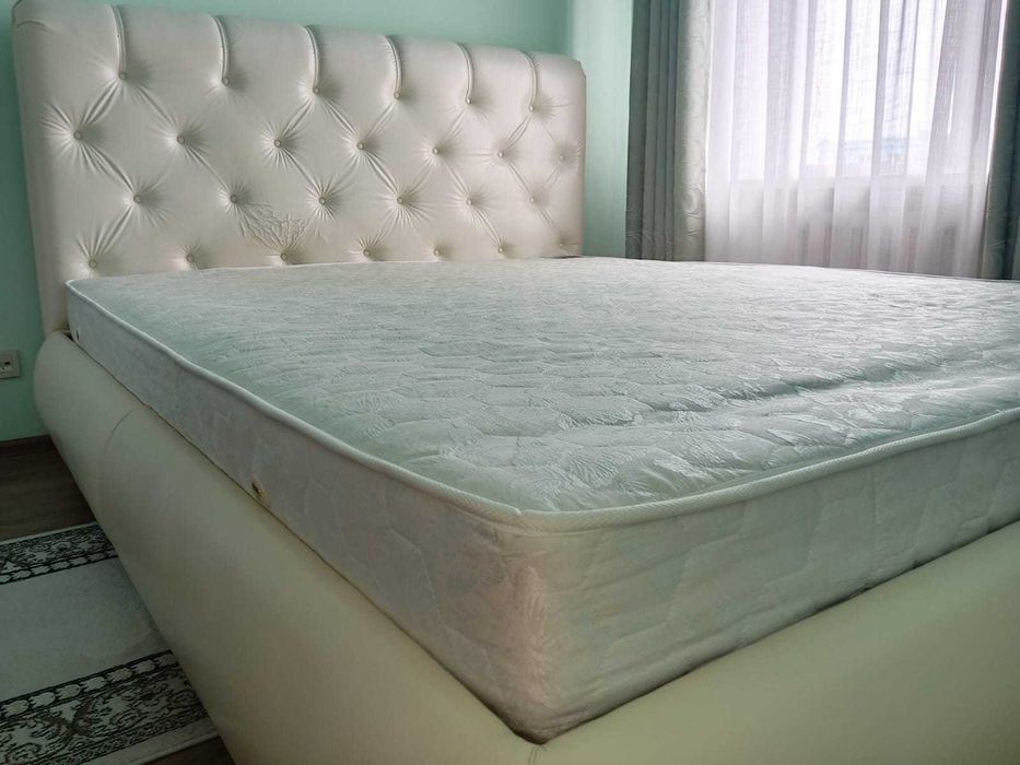 Продам кровать большую с матрасом 220 x 184 см