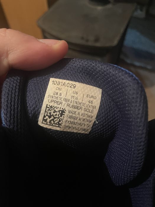 Продяеам  обувки за борба