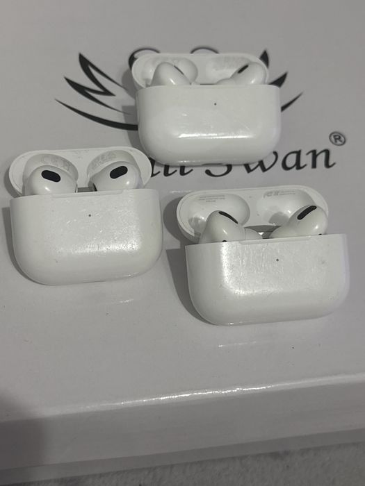 Casti apple            ,