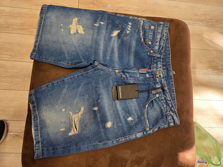 Нови дънки Dsquared2