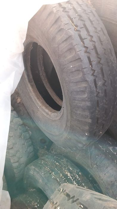 Cauciucuri  11,2r28.o roata de spate de u650. 8,25r15 trailer
