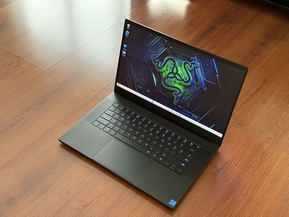 Геймърски Лаптоп 15.6’ QHD 240Hz RTX 4070 8GB Core I7-13800H Razer Blade 15 32GB DDR5 1TB SSD