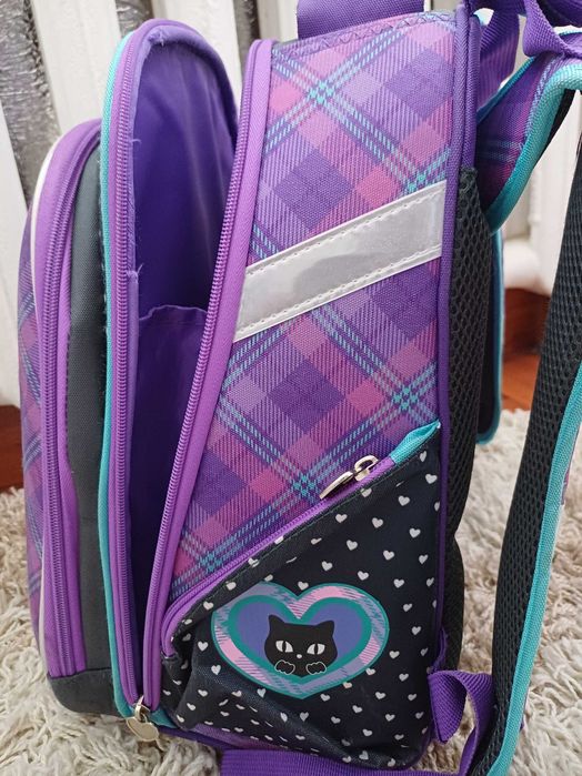 Продам школьный рюкзак для девочки.