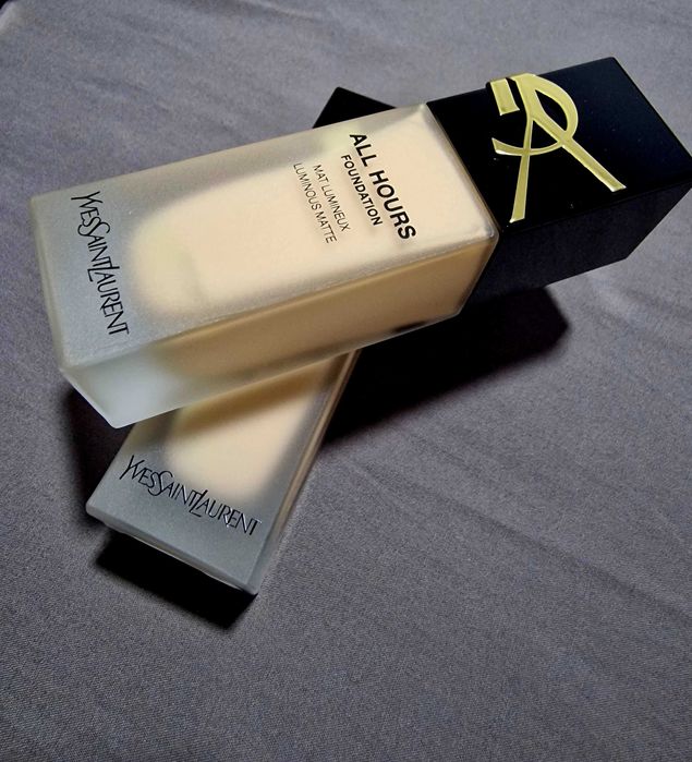 Fond de ten Yves Saint Lauren