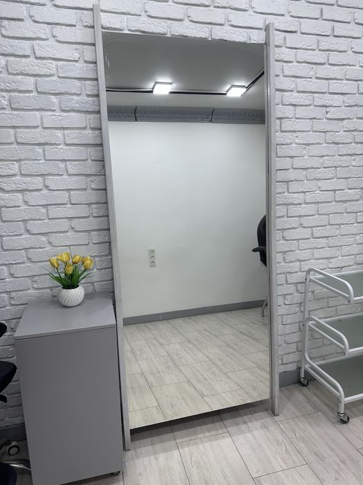 Напольное зеркало в стиле лофт