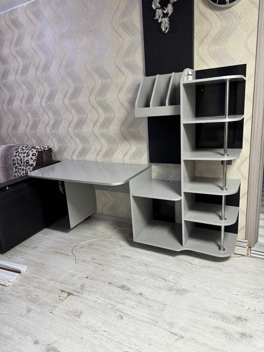 Стол компьютерный