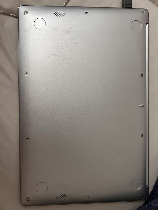 Ноутбук Американ мегатрендс.