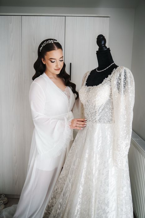 Rochie mireasa cu aplicatii
