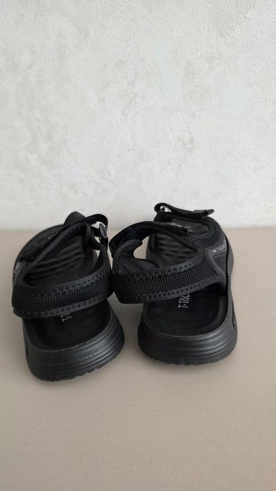 Продам сандалии для мальчика