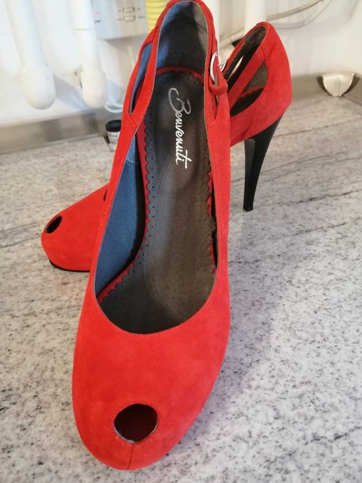 Stiletto piele roșu