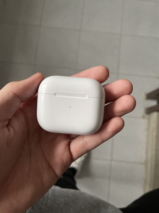 продам airpods 3