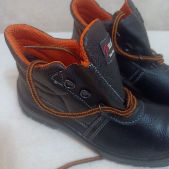 Ботинки рабочии ..