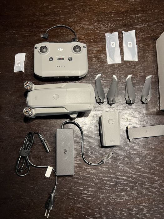 Дрон DJI Mavic Air 2 Fly More Combo