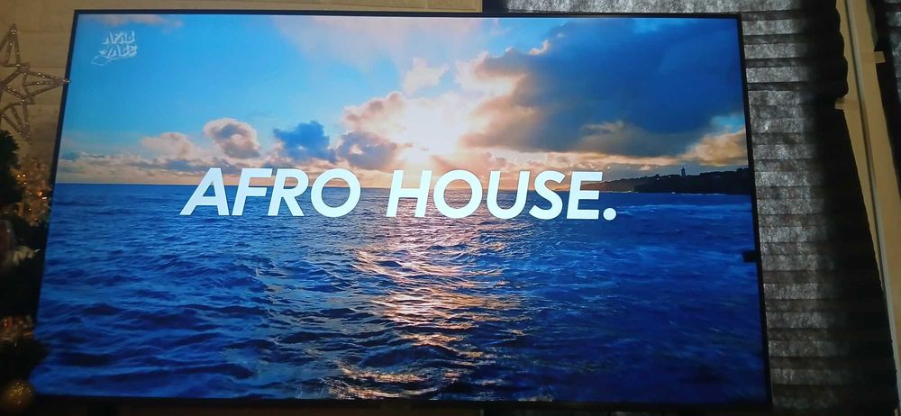 Телевизор samsung 50-инчов 4K Ultra HD Smart