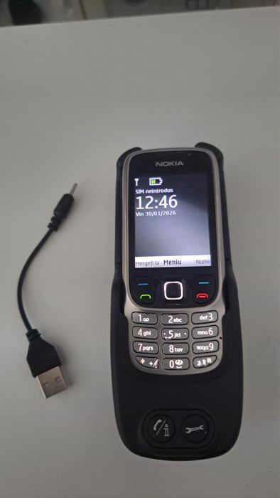 Nokia 6303i classic + suport auto original – stare bună