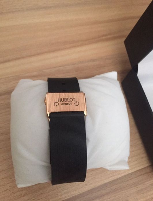 Продам  наручные часы Hublot