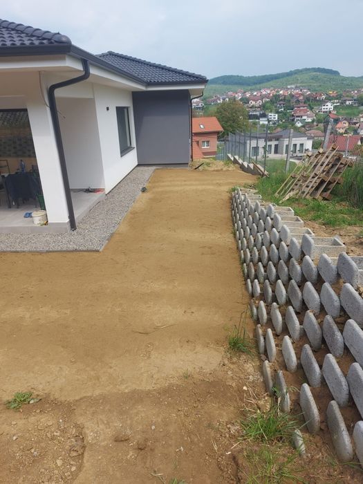 Vand pamant nisipos pentru rulouri gazon/canalizare/cabluri electrice