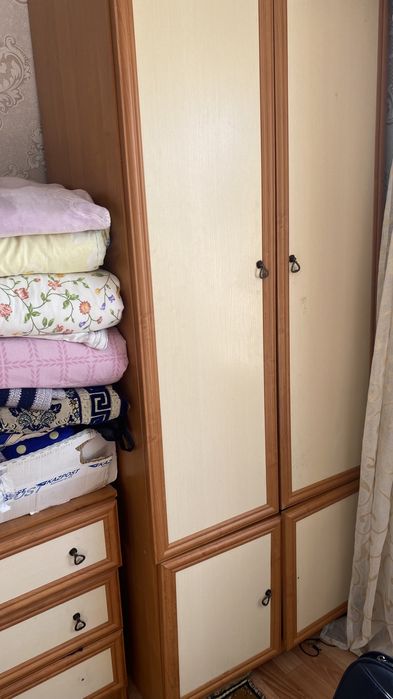 Продам спальный гарнитур