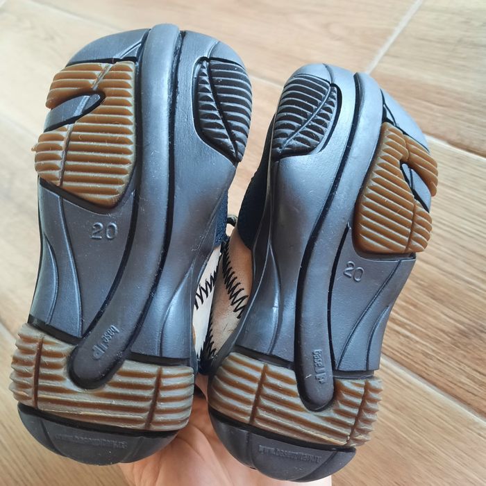 Бебешки боти и апрески 18/19 номер