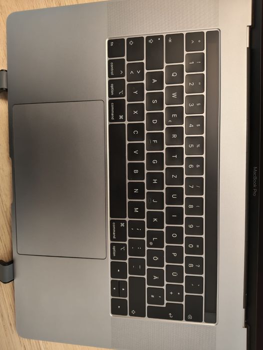 Vând MacBook Pro 2019